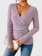 Evelyn | Top in maglia a portafoglio con scollo a V e dettaglio con bottoni
